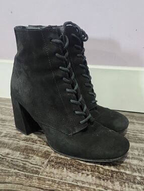 Vince Halle lace-up heeled boots suede Size 9